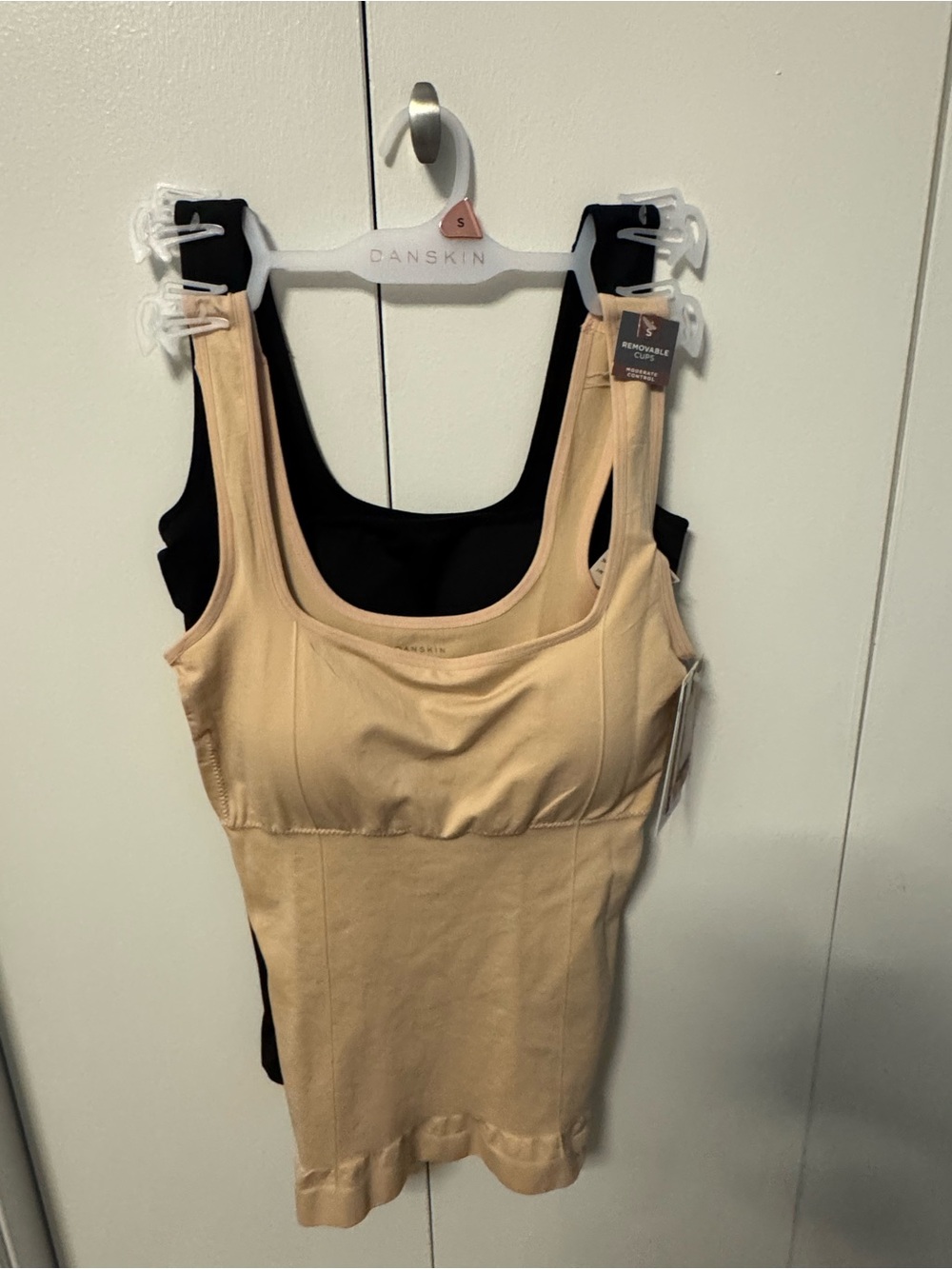 Danskin Beige & Black‎ Seamless Scoop Neck Shaping Tank Tops - 2-Pack Size Small